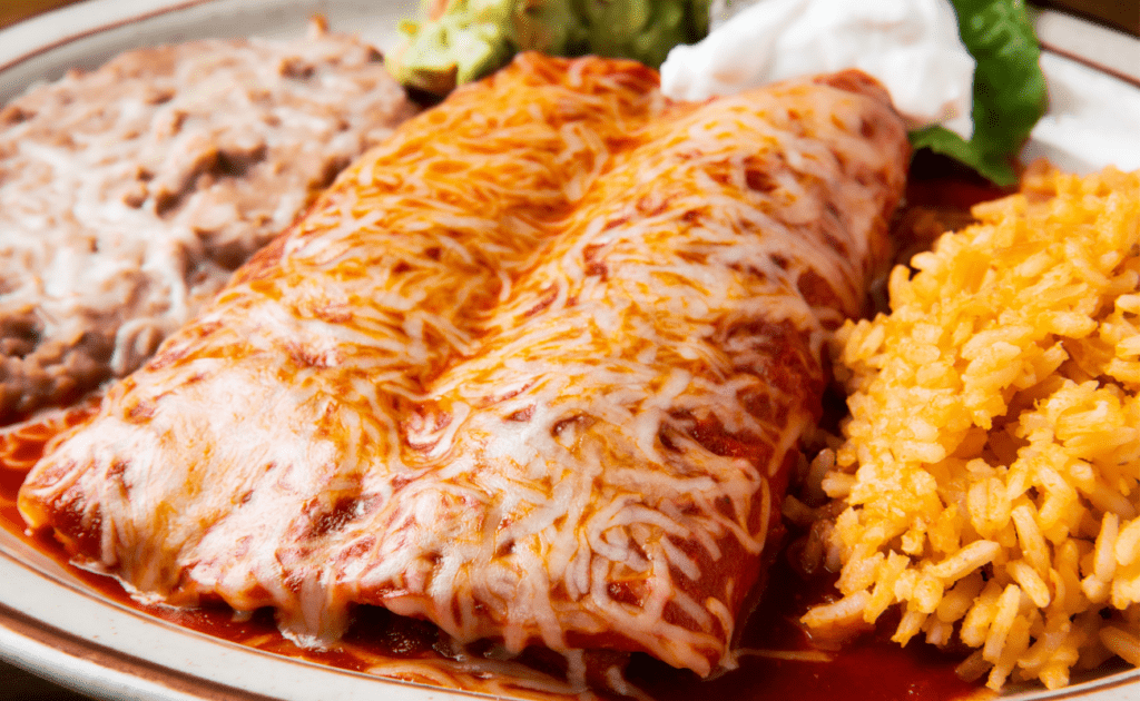 enchiladas suizas con queso derretido