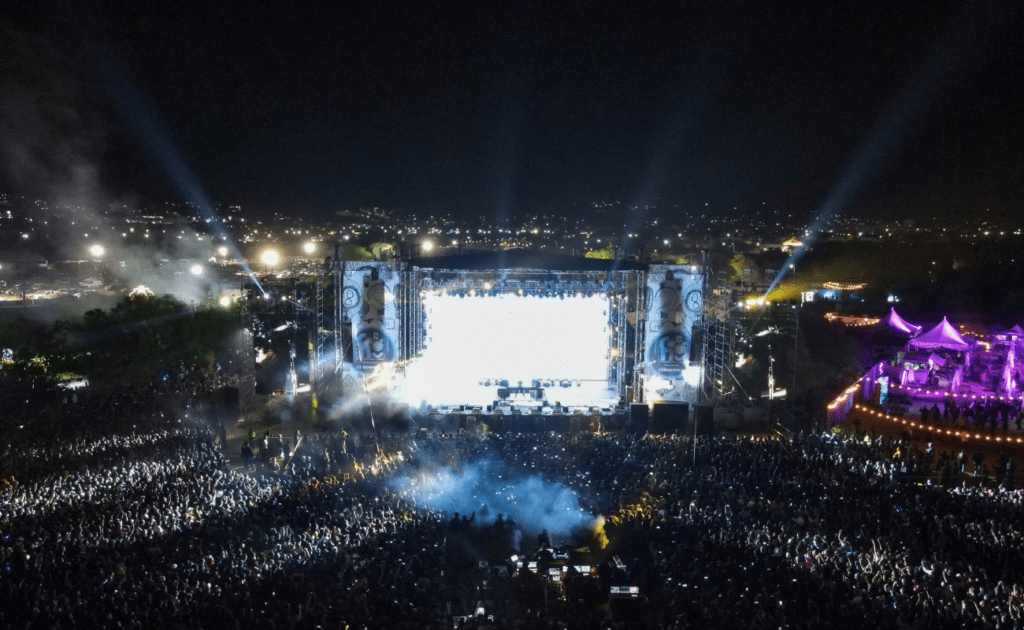 escenario del concierto del festival del globo