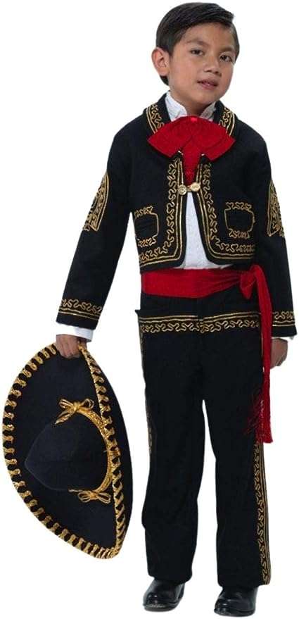 niño con traje de charro