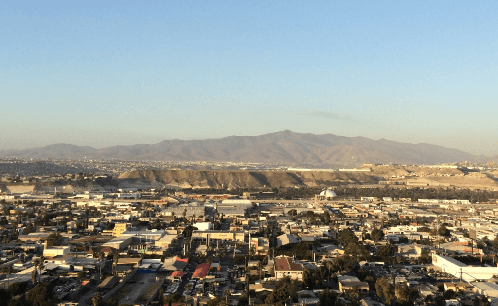 ciudad de tijuana vista desde un mirador en el día